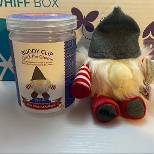 Gnick the Gnome w/ Very Merry Cranberry Buddy Clip